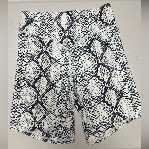 Balance Athletica/Vitality python rider shorts M - Picture 4 of 4